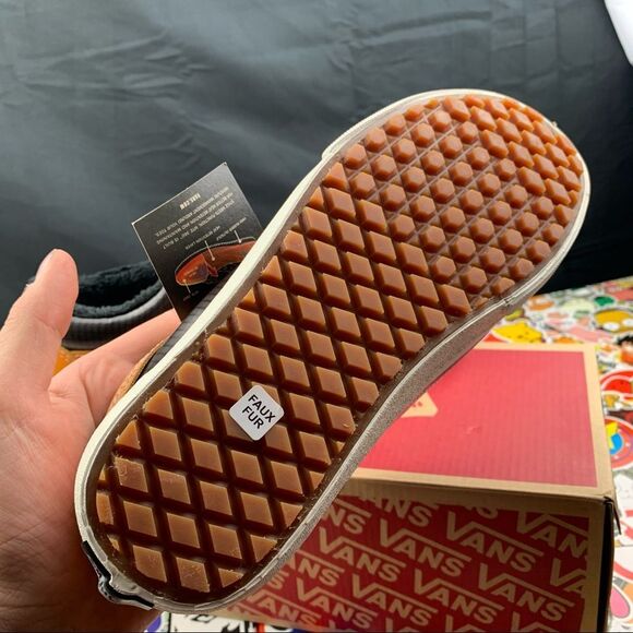 Vans Old Skool MTE Apricot Fur Womens Sneakers - Picture 4 of 11